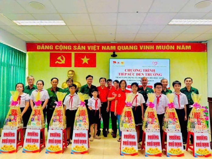 Hội CCB phường Phú Định tham gia Chương trình 
