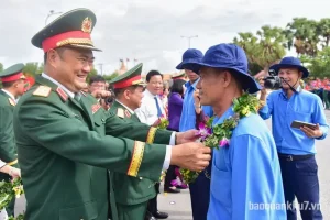 các đội k của \Quân khu 7 xuất quân tìm kiếm hải cốt liệt sĩ