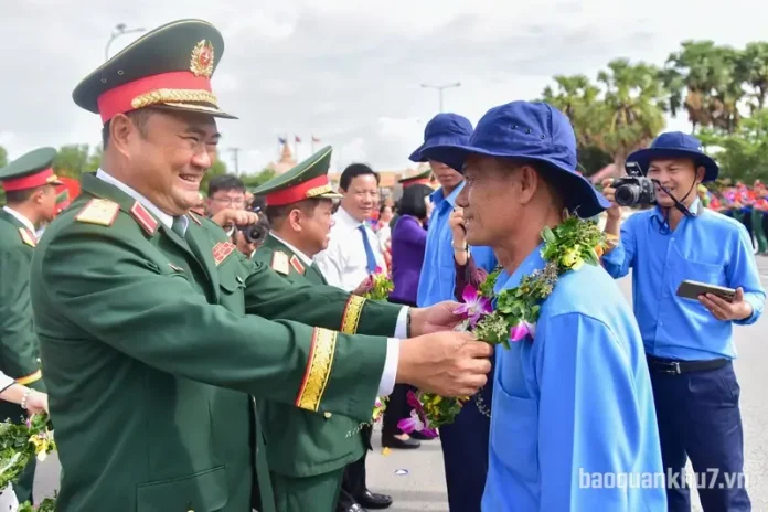 các đội k của \Quân khu 7 xuất quân tìm kiếm hải cốt liệt sĩ