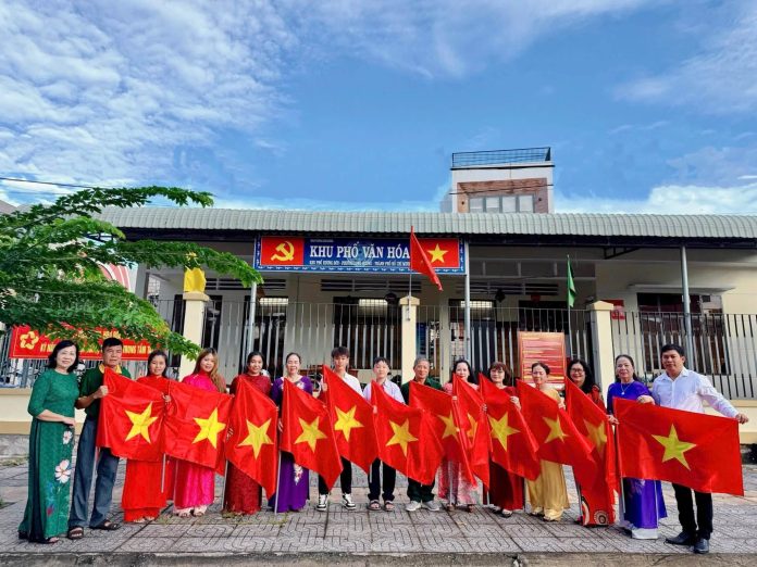 CCB Phường Long Hưng phối hợp khánh thành đường cờ trong dịp Lễ 2/9/2026