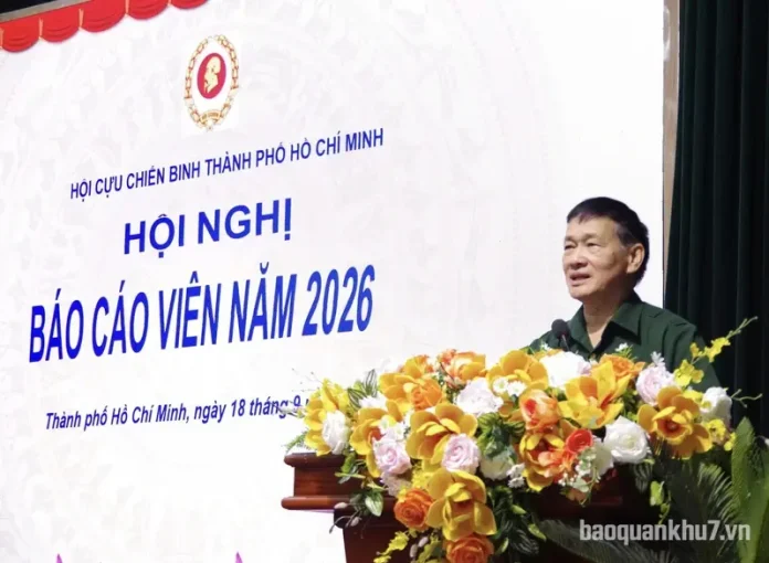 Trung tướng Hoàng Văn Nghĩa, Phó Chủ tịch Hội CCB Thành phố phát biểu tại hội nghị.