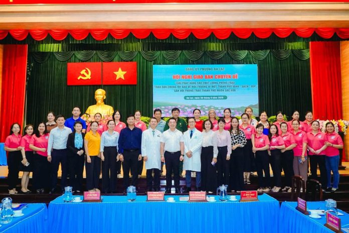 Đảng ủy phường An Lạc đã tổ chức Hội nghị chuyên đề: “Giải pháp nâng cao chất lượng phong trào Toàn dân chung tay bảo vệ môi trường vì một Thành phố xanh - sạch - đẹp”