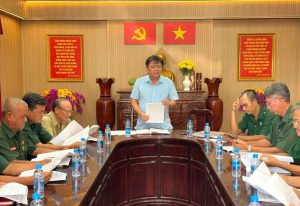 Ông Vũ Minh Phương - PCT UBMTTQ Việt Nam phường, Chủ tịch Hội Cựu chiến binh phường đã triển khai nhiệm vụ